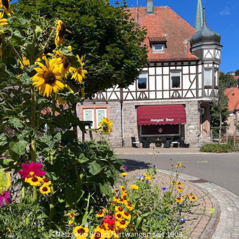 Hauptsitz Schäufeleshop, Metzgerei bRaun Furtwangen Schwarzwald Das Fachwerkhaus der Metzgerei Braun und des Schäufeleshops